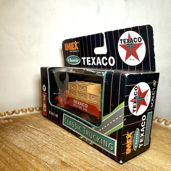 Imex 870172 Red Texaco Peterbilt Flatbed Diecast Truck Scale 1:87 - Picture 4 of 4